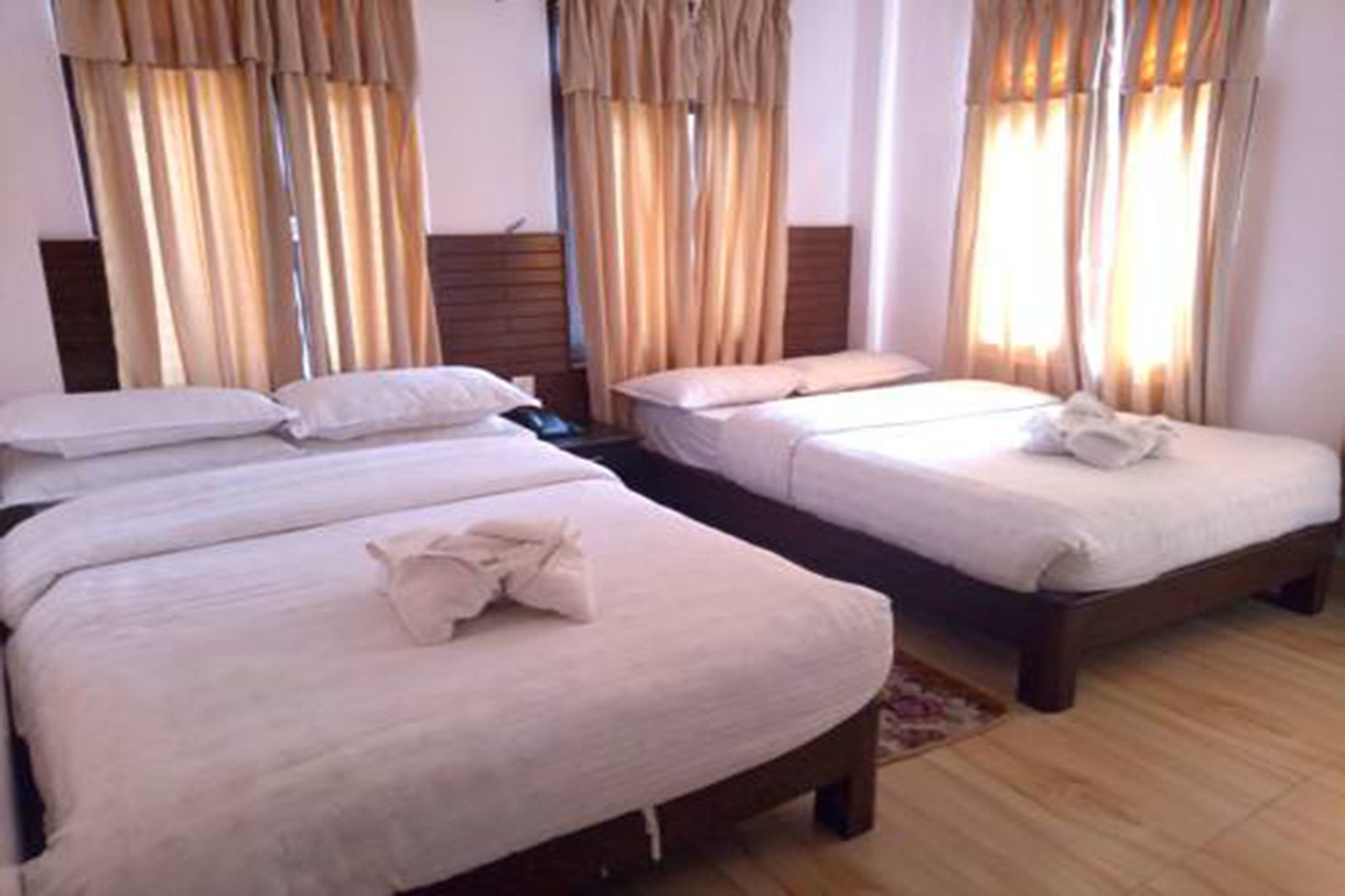 Hotel Alpine Villa Pokhara Dış mekan fotoğraf